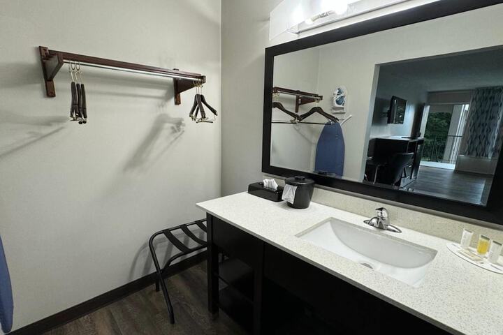 Days Inn by Wyndham Goldsboro