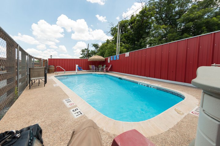 Pool 12 of 70