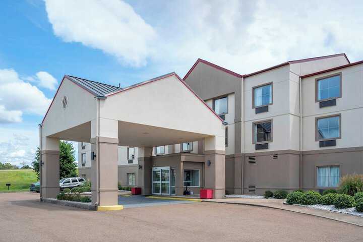 Hotel 7 of 35