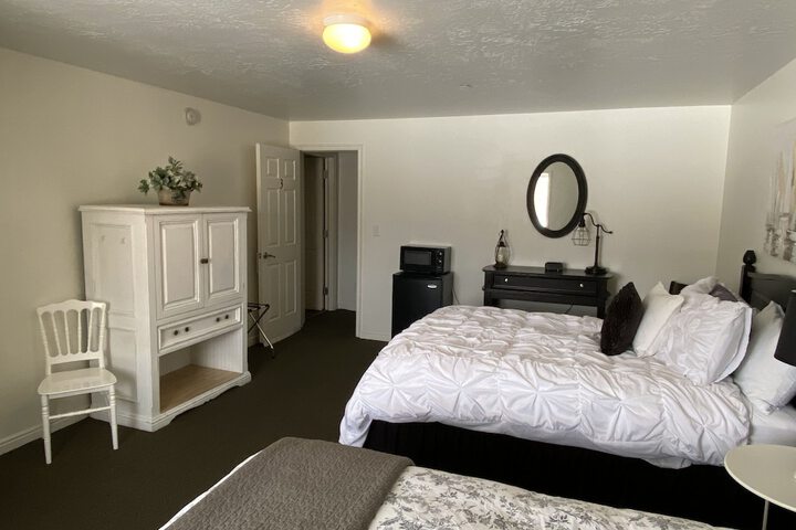Room 13 of 28