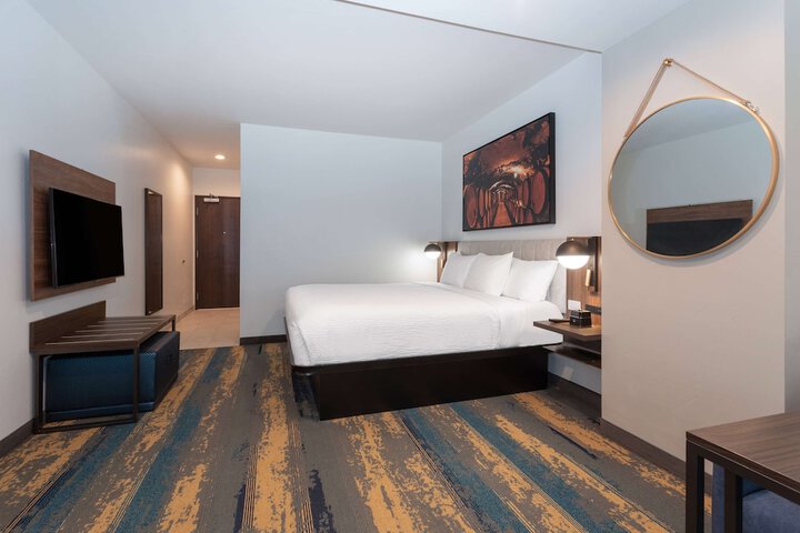 Room 32 of 59