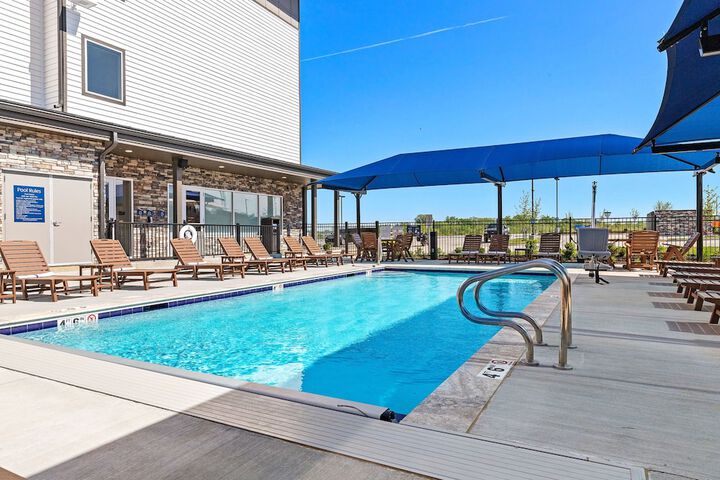 Pool 26 of 105