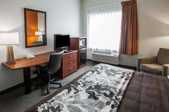 Room 9 of 28