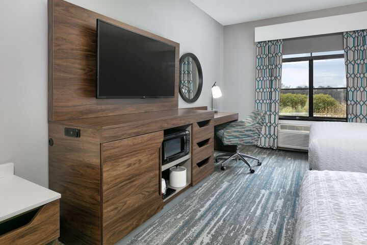 Room 13 of 26