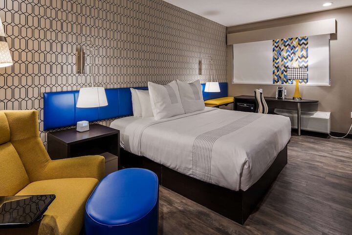 Room 5 of 25