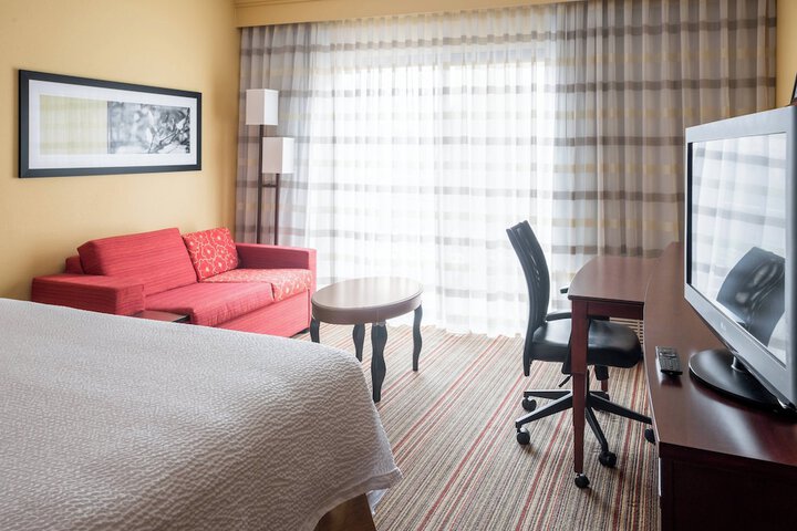 Room 16 of 28