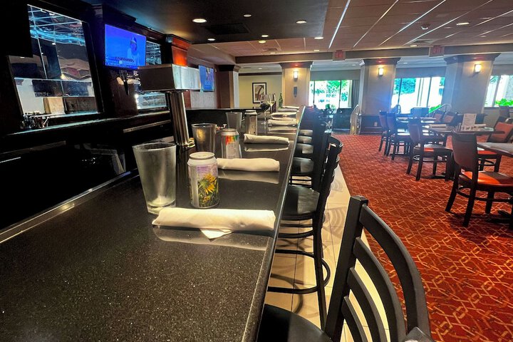 Crowne Plaza Newark Airport by IHG