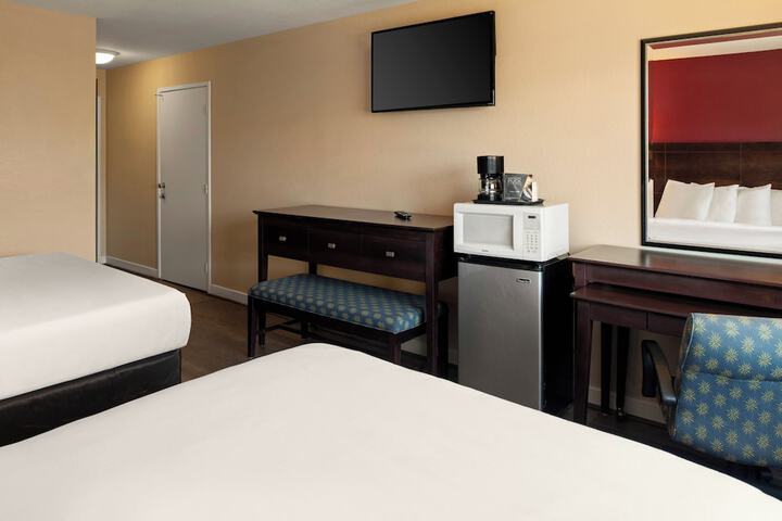 Bay Breeze Inn
