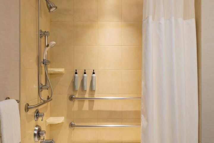 Courtyard by Marriott Madison West Middleton
