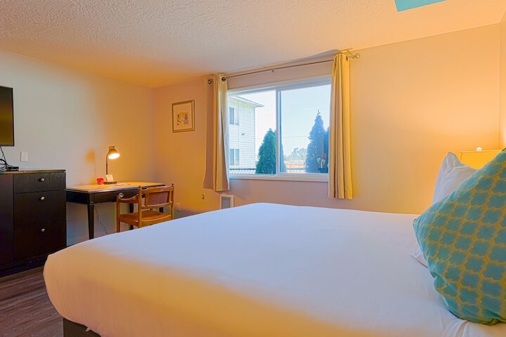 Coast River Inn by OYO Seaside