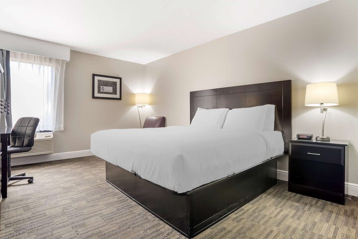 Room 12 of 27