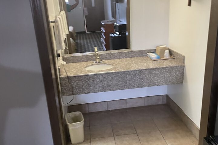 Room 14 of 16