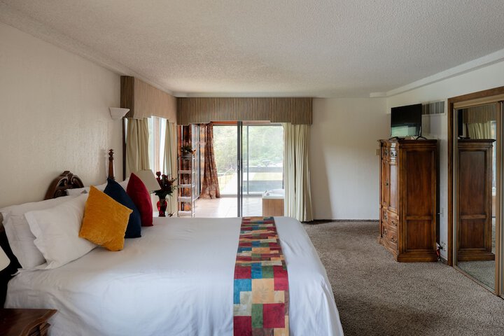 Room 107 of 119