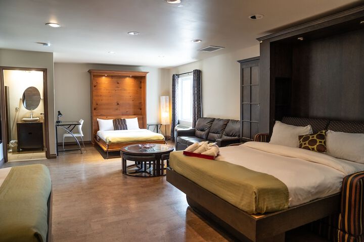Room 27 of 56
