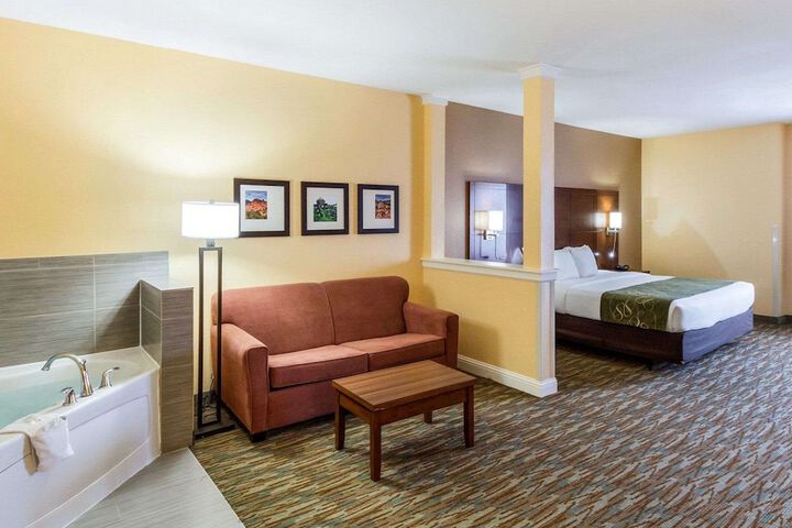 Comfort Suites Cotulla near I-35