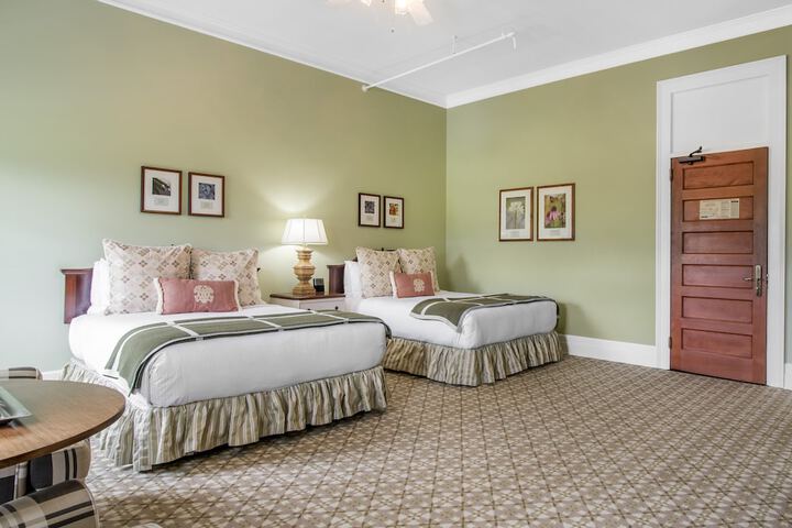 Room 43 of 132