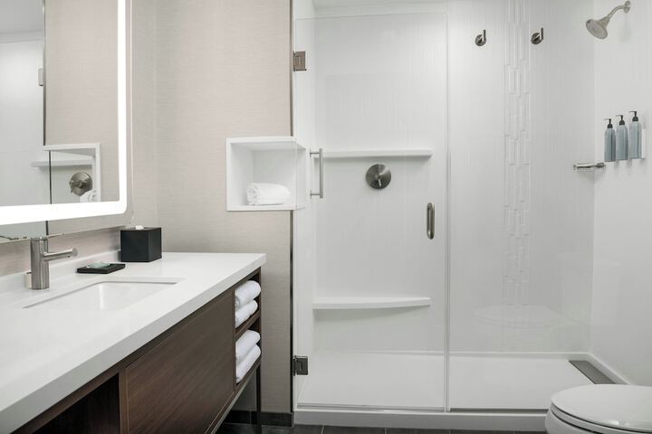 Room 42 of 70