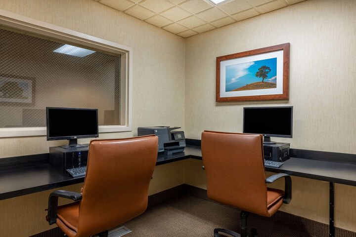 Business Center 40 of 40