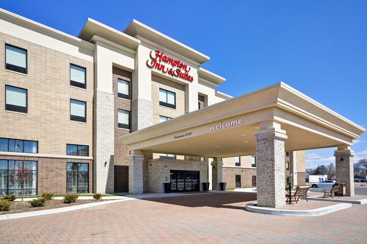 Hampton Inn & Suites Detroit / Warren