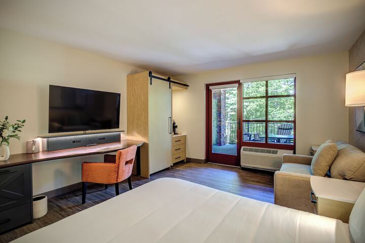 Room 33 of 120