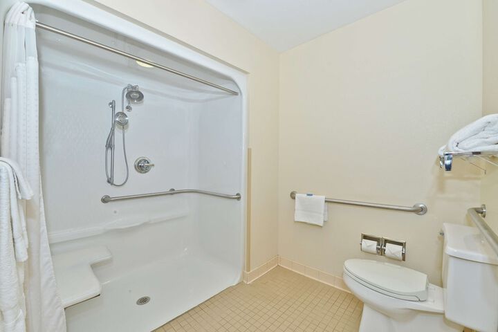 Room 9 of 12