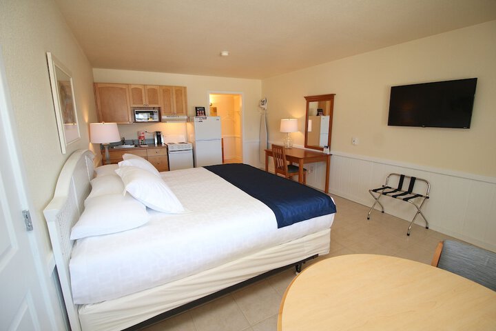Room 32 of 48
