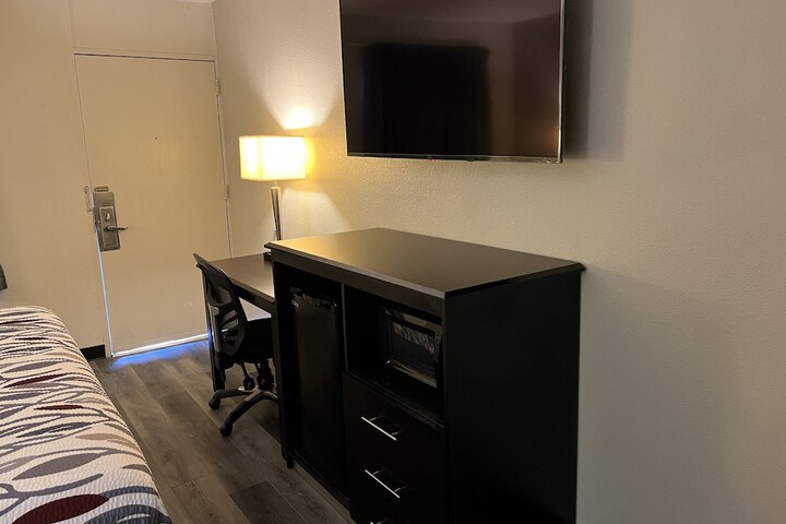 Room 10 of 15
