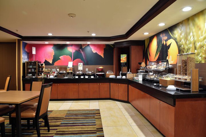 Fairfield Inn & Suites Hartford Airport