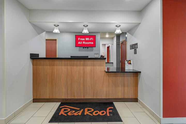 Red Roof Inn Charlestown