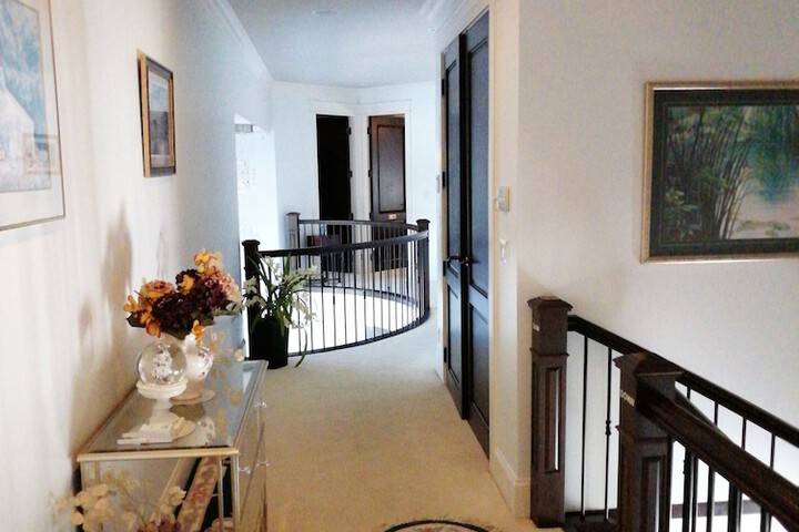 Room 8 of 74