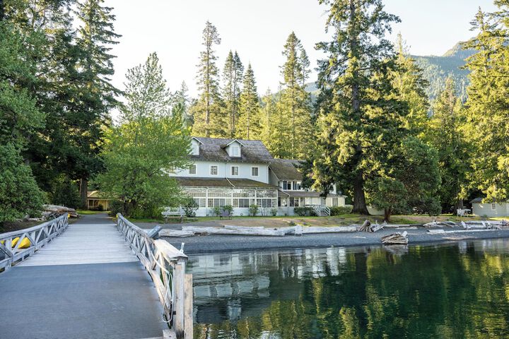 Lake Crescent Lodge