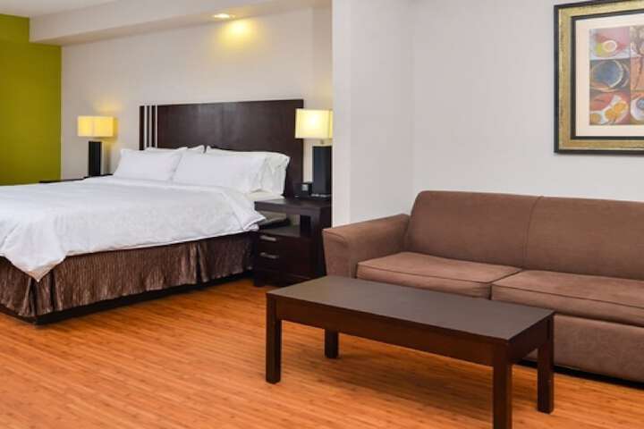 Holiday Inn Express & Suites Laplace by IHG