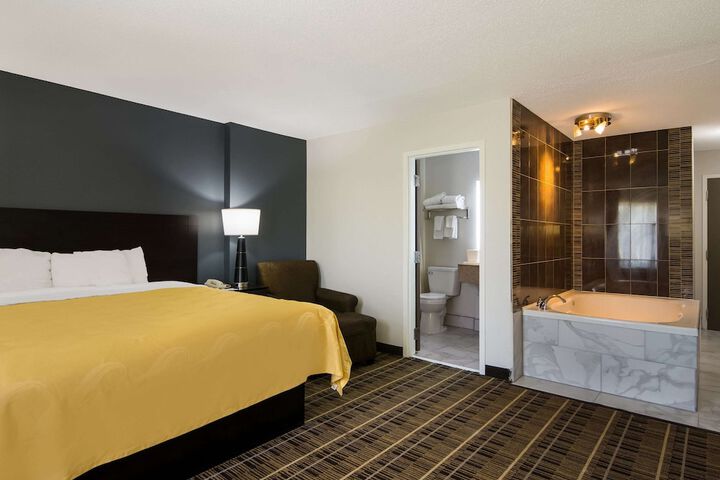 Room 21 of 35