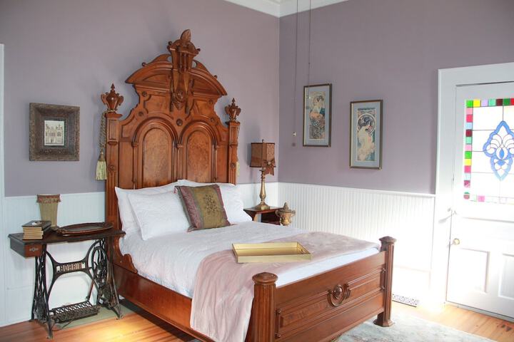 Benefield House Bed & Breakfast