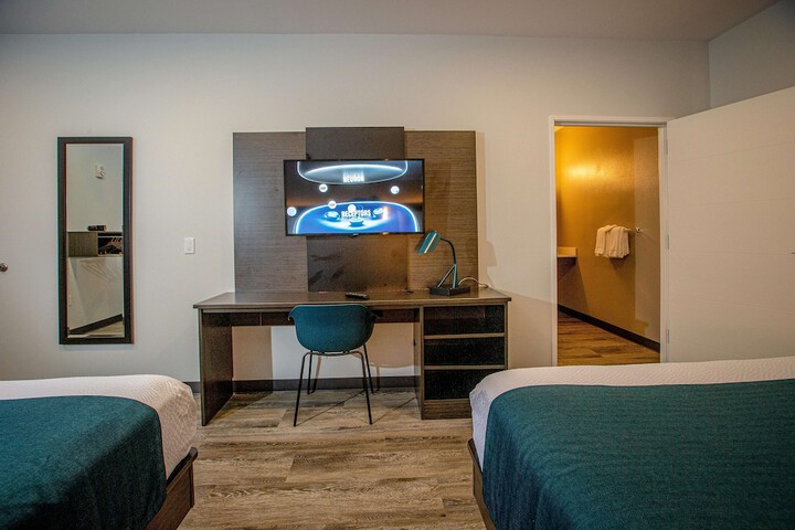 Room 21 of 40