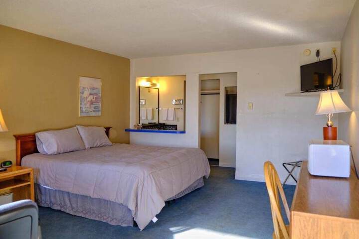 Room 18 of 37