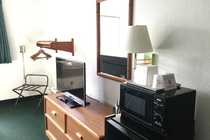 Room 22 of 34