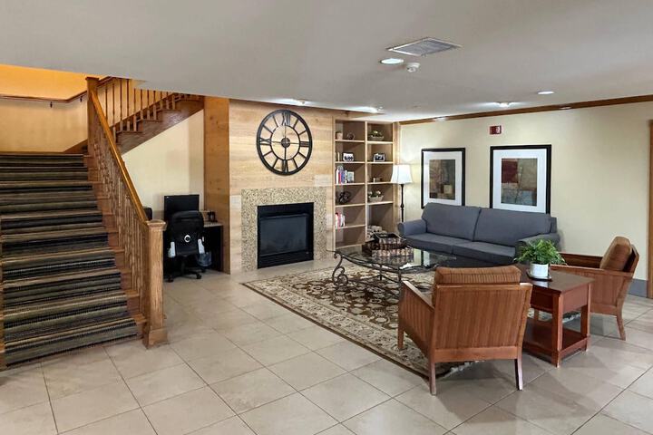 Country Inn & Suites by Radisson Owatonna, MN