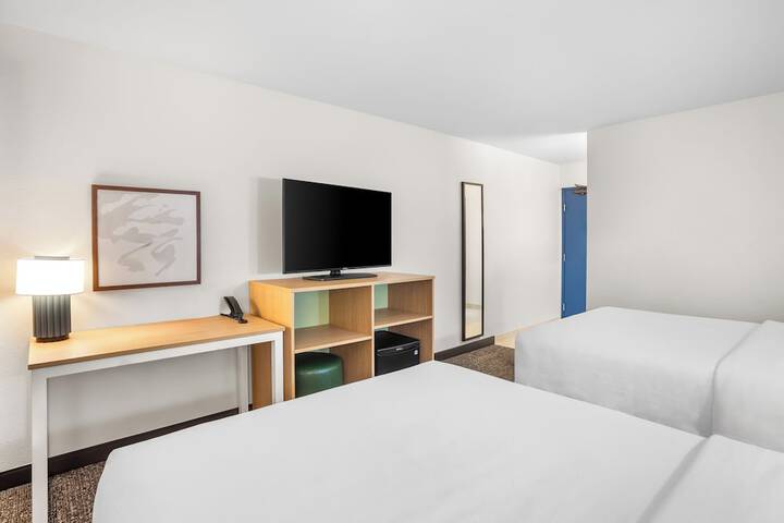 Spark by Hilton - Kent Seattle