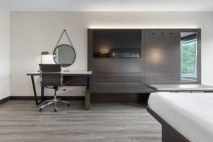 Room 17 of 31