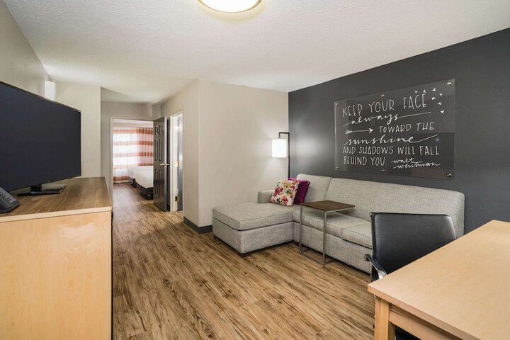 Room 18 of 36