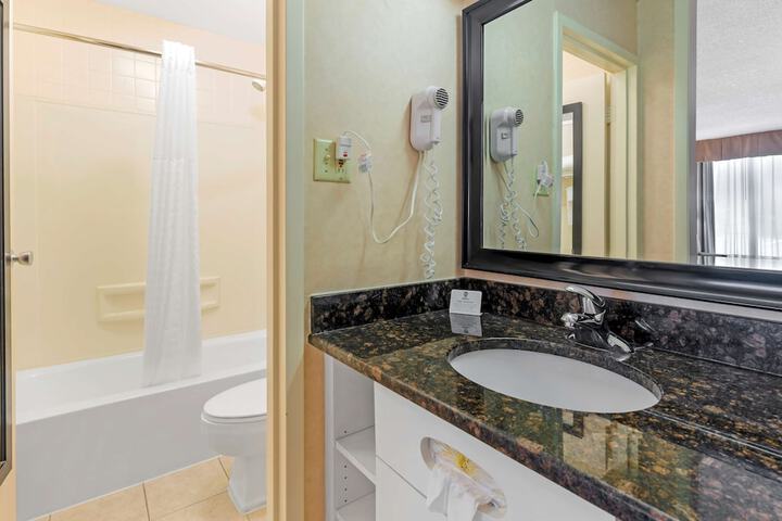 Room 21 of 29