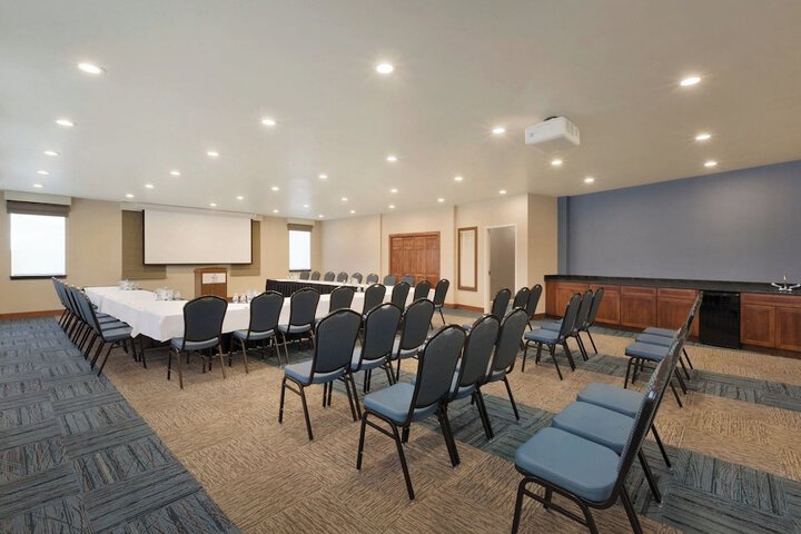Delta Hotels by Marriott Helena Colonial