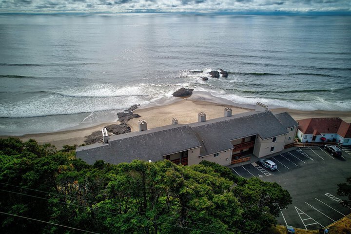 Ester Lee Oceanview Inn