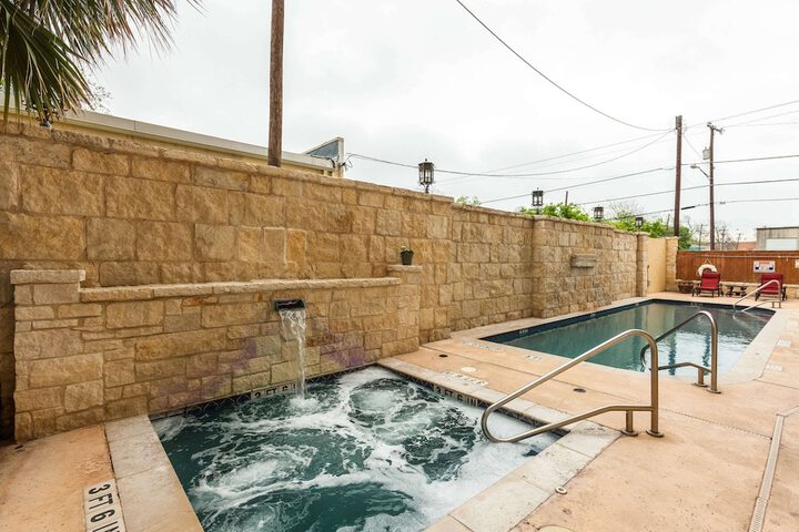 Pool 6 of 44