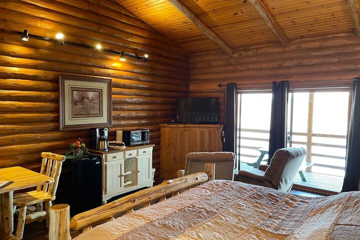 Room 93 of 374