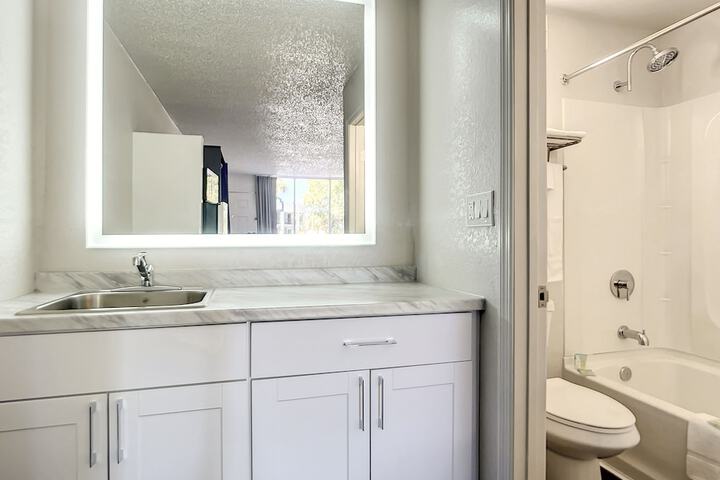 Room 12 of 22