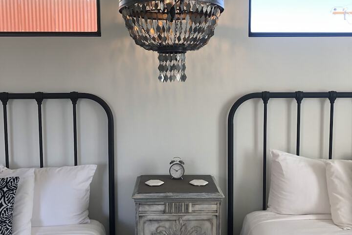 Room 16 of 68