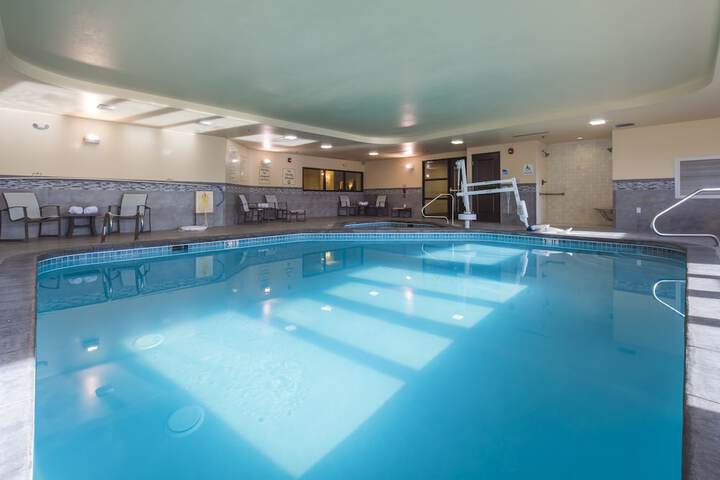 Pool 21 of 105