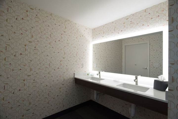 Room 13 of 29